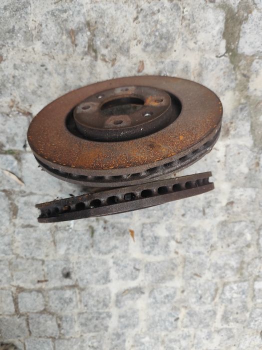 Limpeza de Garagem – Material Citroen C4 1.6 HDi [Bom Estado]