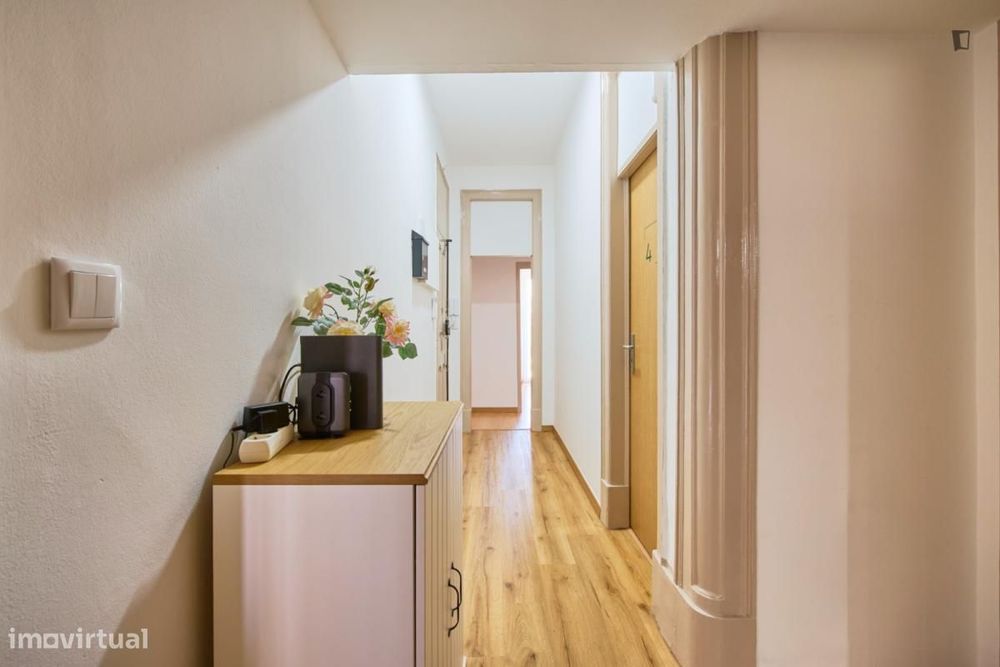 Quarto - localizado em Alameda Lisbon