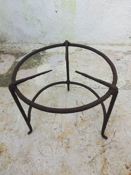 Tenaz Trempe  Antiga em ferro redondo é retangular