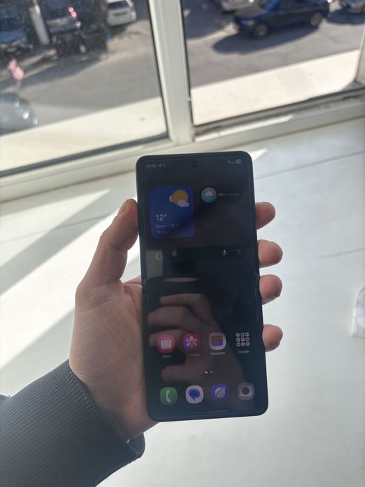 Samsung Galaxy Z Flip 7 256GB + Galaxy Watch 8