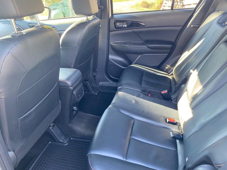 Mitsubishi Eclipse Cross Mitsubishi Eclipse-Cross, bogato wyposażony SUV