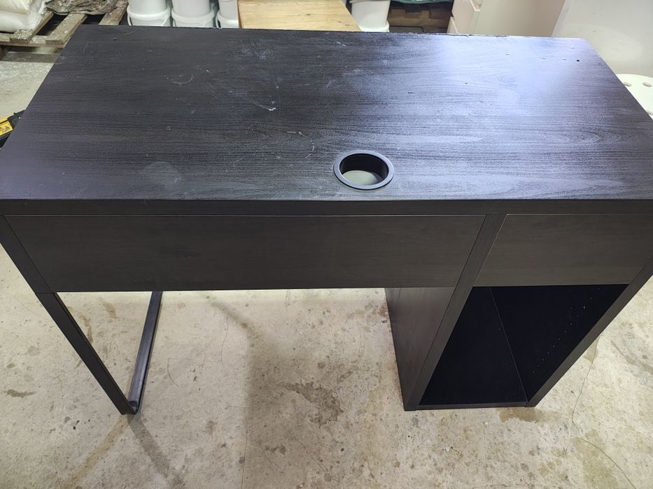 MESA SECRETARIA Preta conservada. (Entrega grátis)