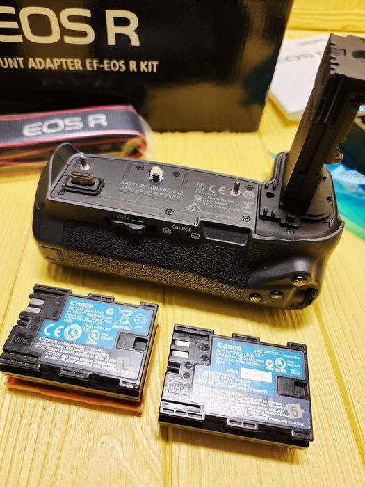 Canon EOS R (body) + бустер CANON BG-E22: 43 900 грн. - Цифровые