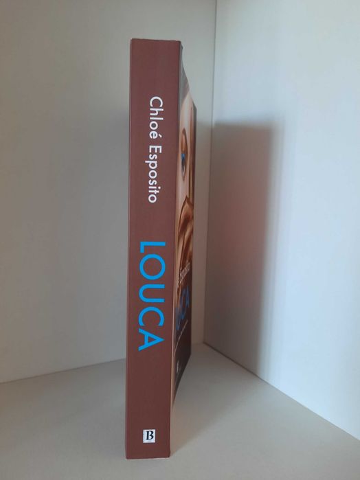 Livro "Louca" de Chloé Esposito