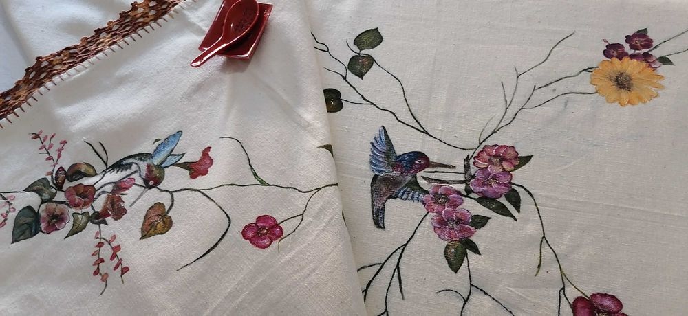 Toalha de mesa pintada à mao