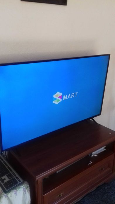 Телевизор BRAVIS 55" смарт тв. Т2.под ремонт