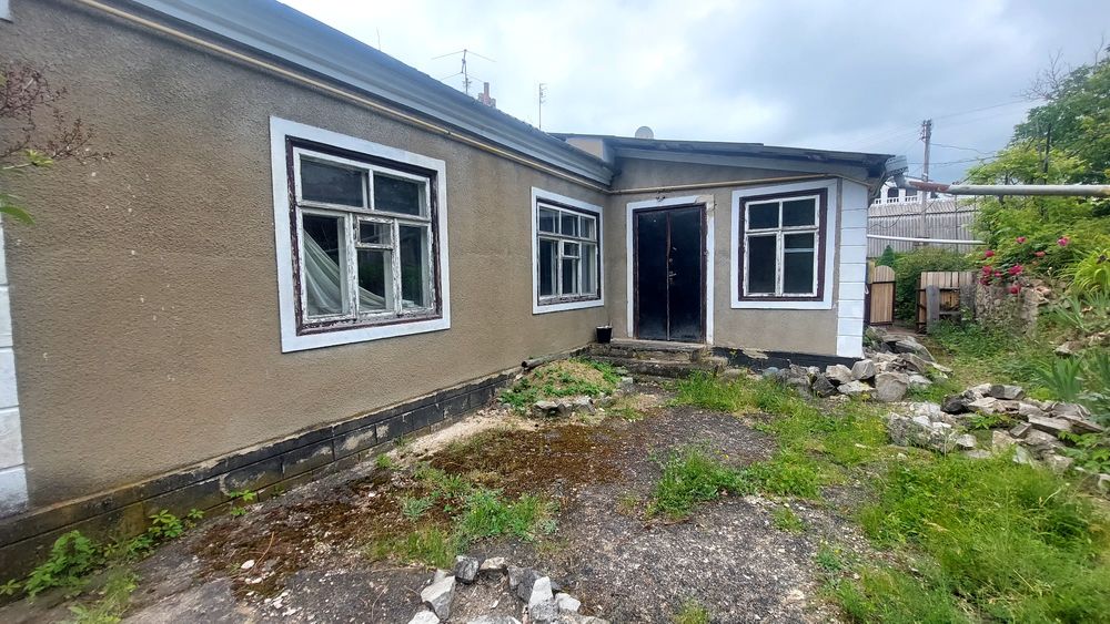 Продам 4-кімнатну квартиру. Вул.Шаргородська,46.