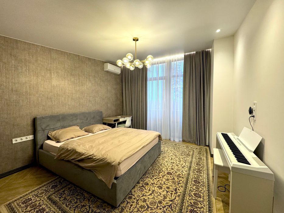 Оренда вишуканого будинку на закритій території з басейном Тарасівка