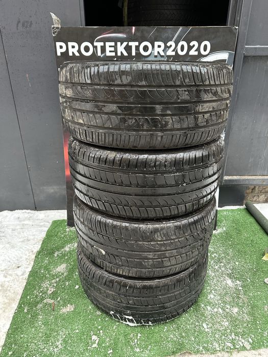 235/35 R19 Austone Athena 22г комплект шин летних.