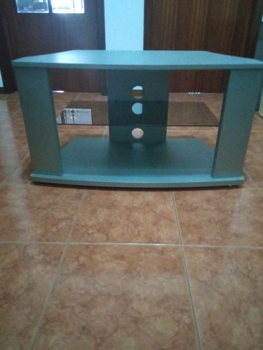 Móvel TV com prateleira em vidro