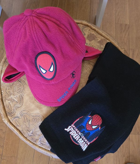 Conjunto Homem-Aranha / Spider-Man Infantil: Boné/Gorro em Polar + Cachecol Oficial Marvel
