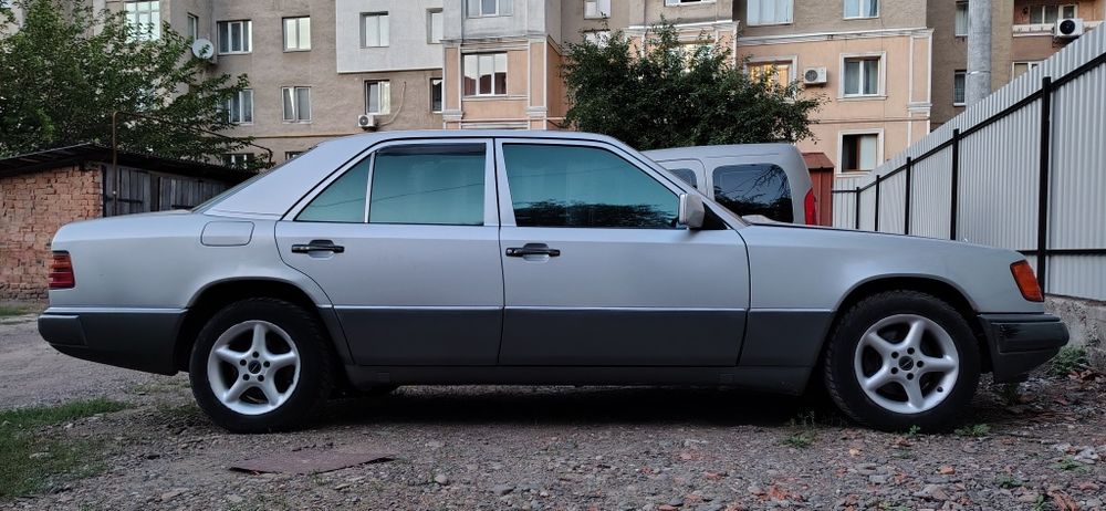 Mercedes-Benz E-Class 1992 VIN WDB1241251B700355 фото оголошення 2 з 24