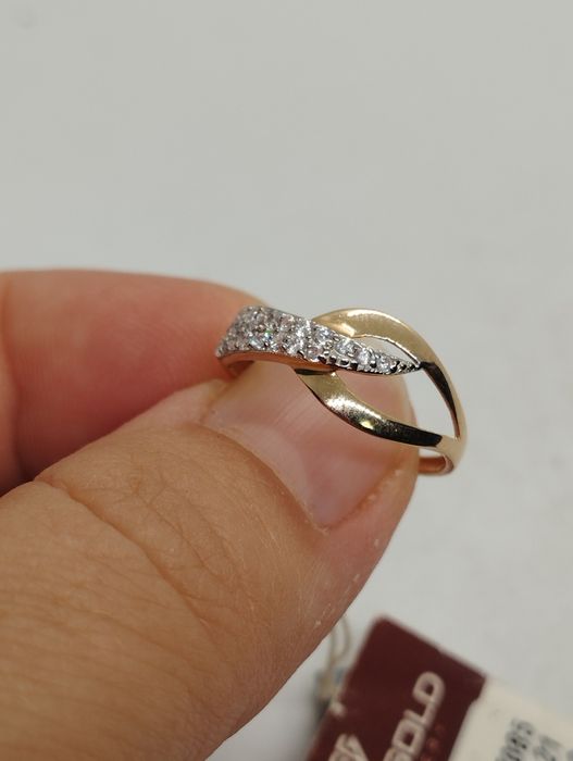 Золотое новое колечко 1.21 грамма 16.5 размер