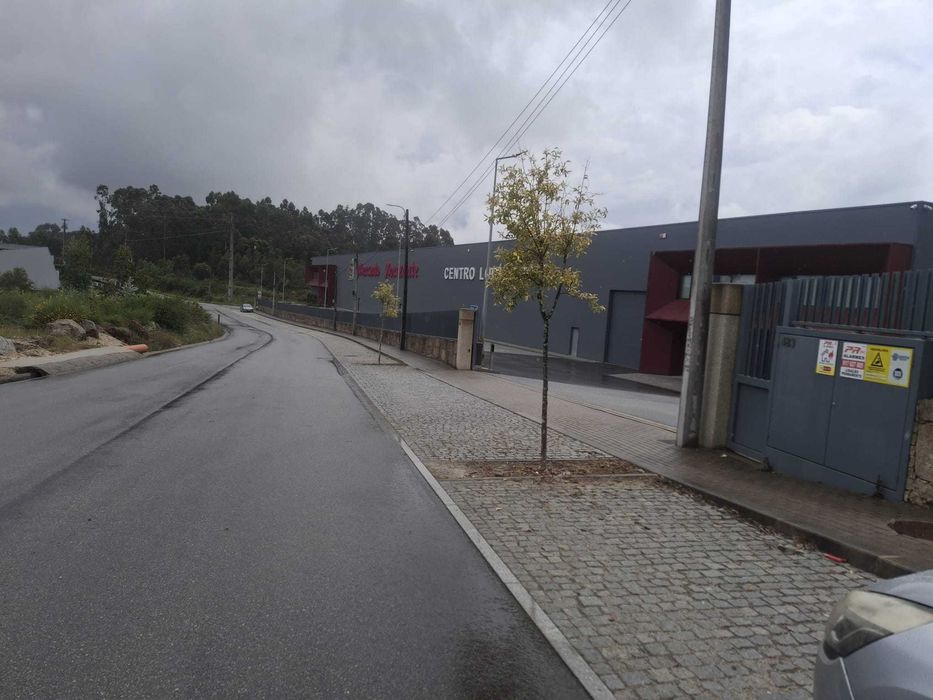 Quinta para restaurar perto da saída da A42 em Felgueiras