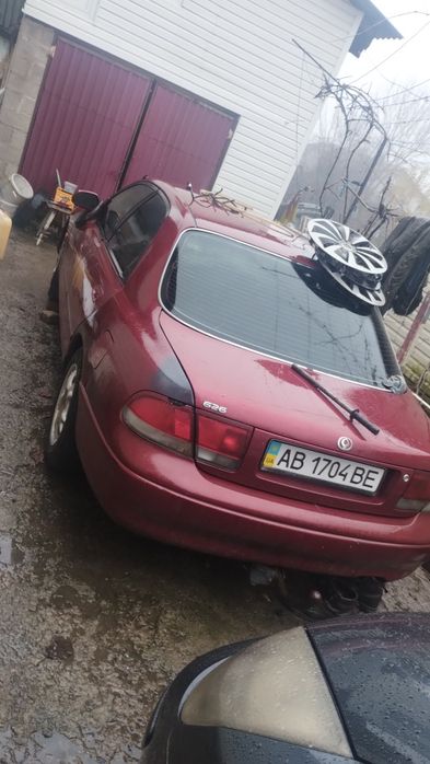Продам автомобіль мазда 626
