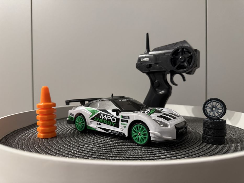 RC DRIFT Nissan GTR 1:24