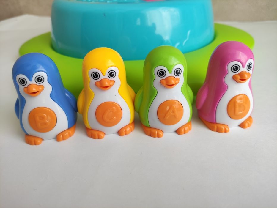 Музичний острів фонтан для купання пінгвіни літаючі іграшка