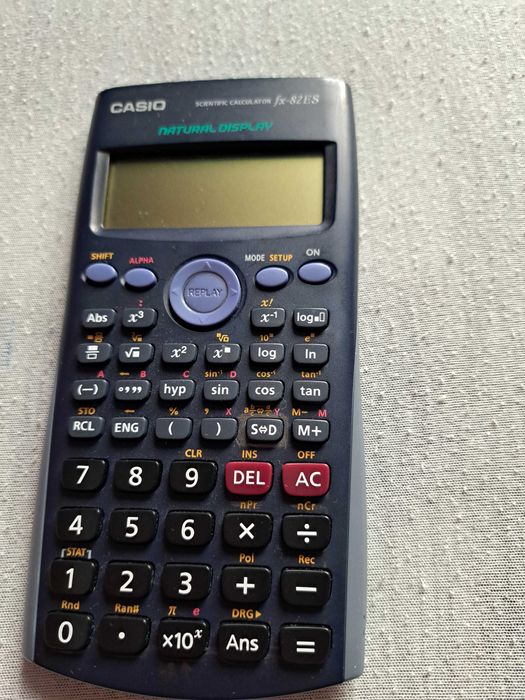 Kalkulator  naukowy  Casio  FX-82 ES  - 249 funkcji