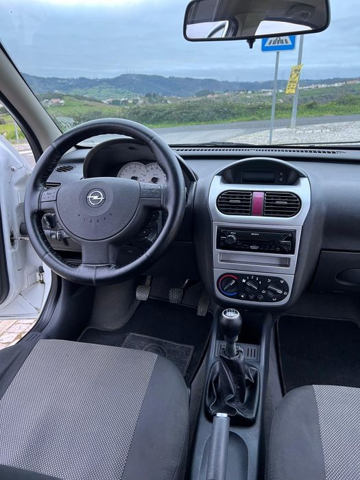 Opel Corsa C 1.3 CDTI (2006) - 5 Portas, Muito Económico Bem Estimado