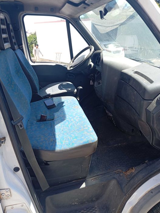 Iveco 9 lugar+caixa aberta