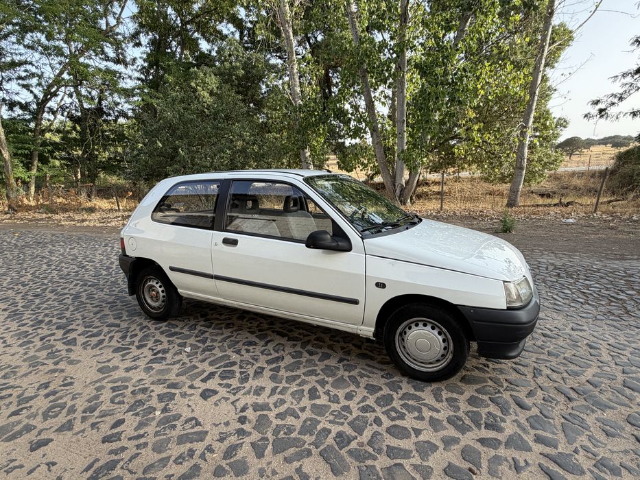 Renault Clio 1.1 RL  65mil kms