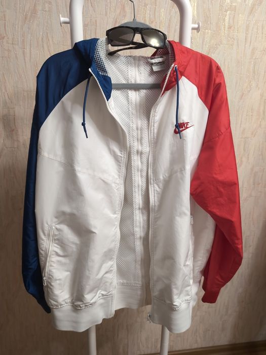 Вітровка Nike L розмір чудовий стан