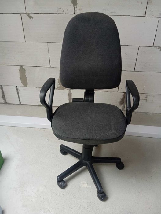 Fotel biurowy obrotowy