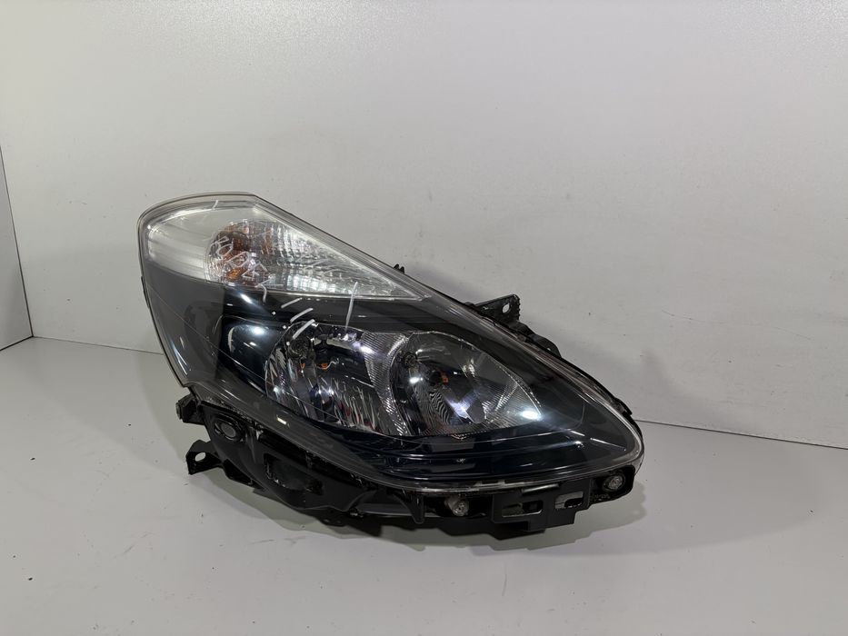 Renault clio iii 3 lift lampa przód przednia prawa europa uszkodzona