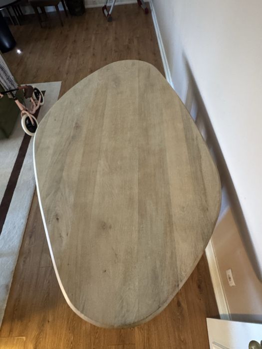 Mesa de jantar mangueira maciça.
