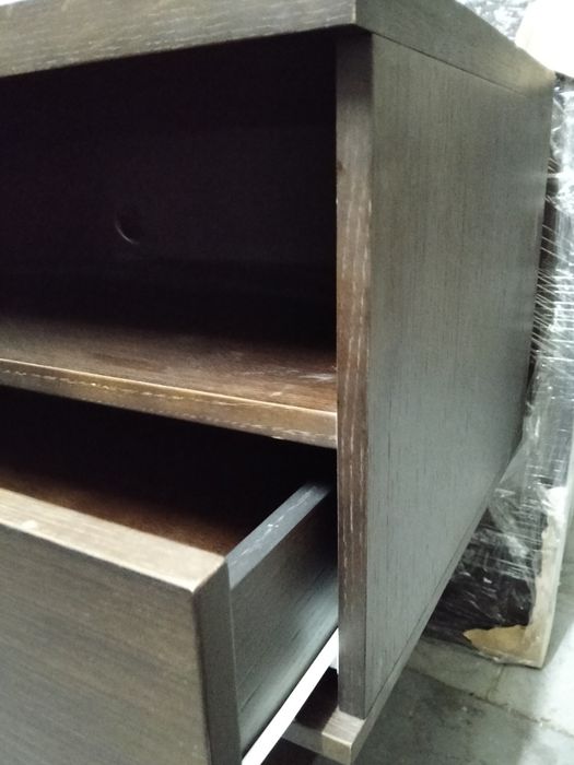 Móvel em wengue com 1 gaveta