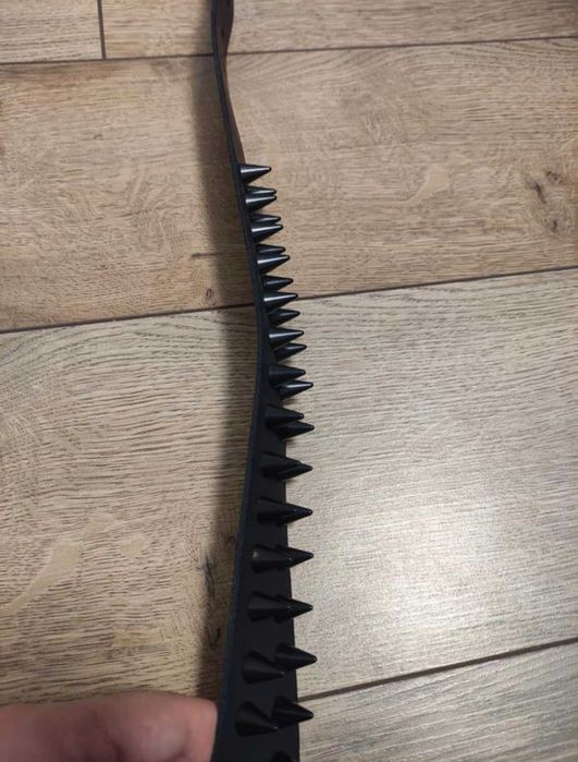 Пояс з шипами чорний шкіряний подарунковий неформальський кожаный