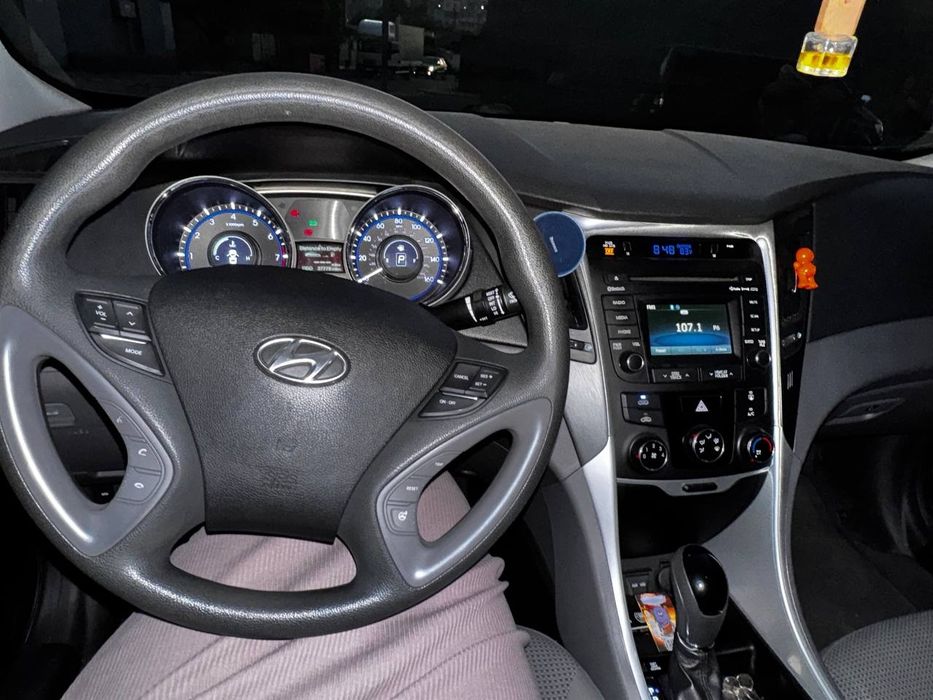 В продажі Hyundai Sonata 2013