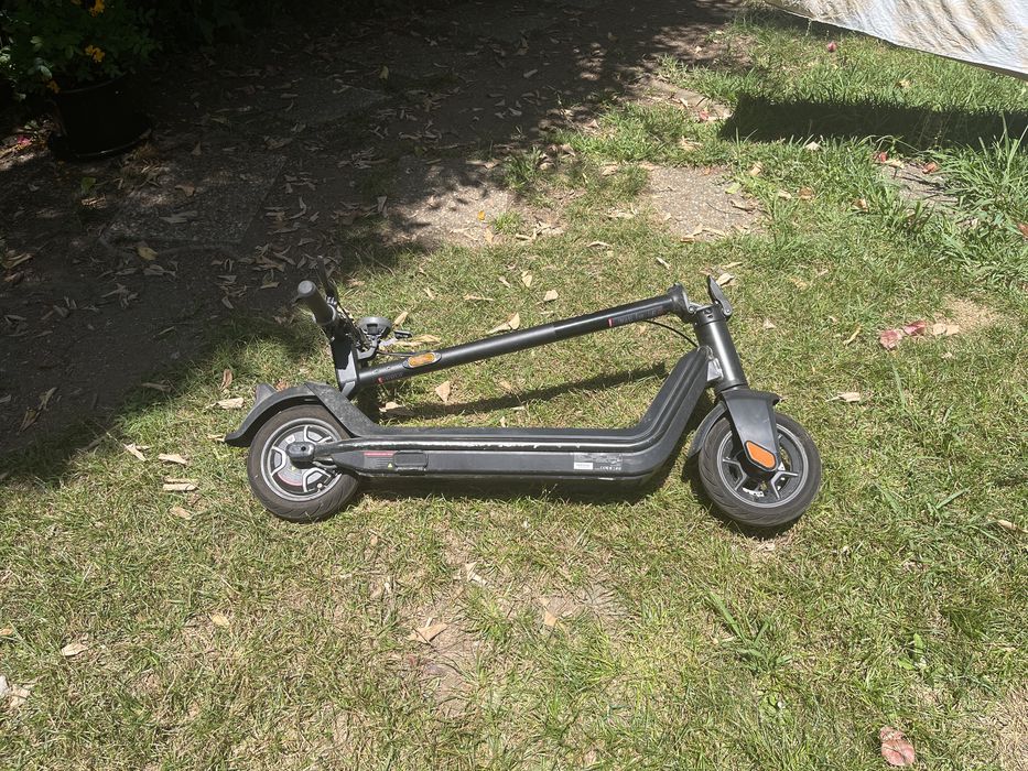 NIU KQi3 Pro Electric Scooter