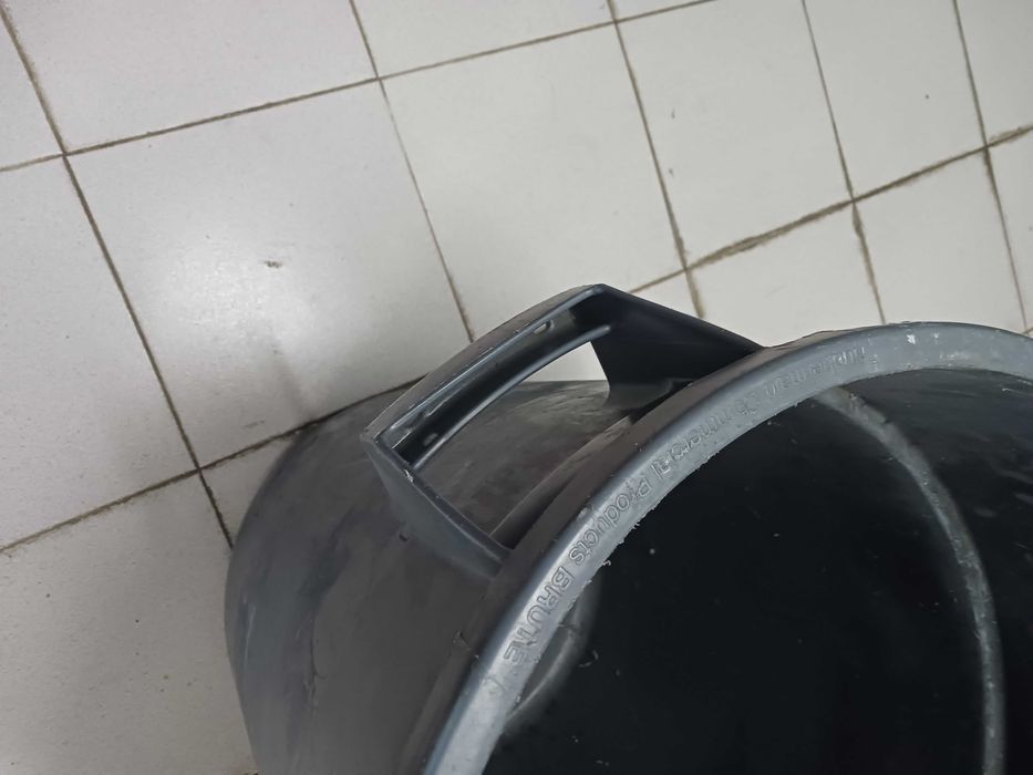 Caixote de lixo de 120 lts com pegas