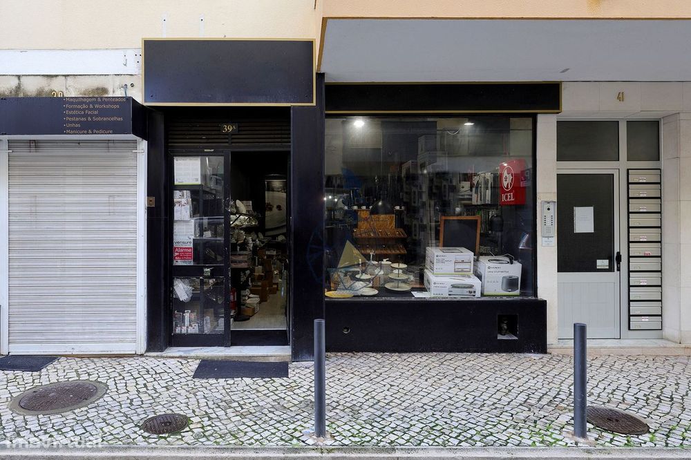 Arrendamento Loja centro da Cidade com área Total de 131m² (Rés Chão d