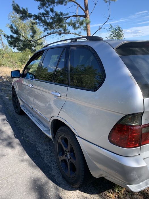 В продажі BMW X5