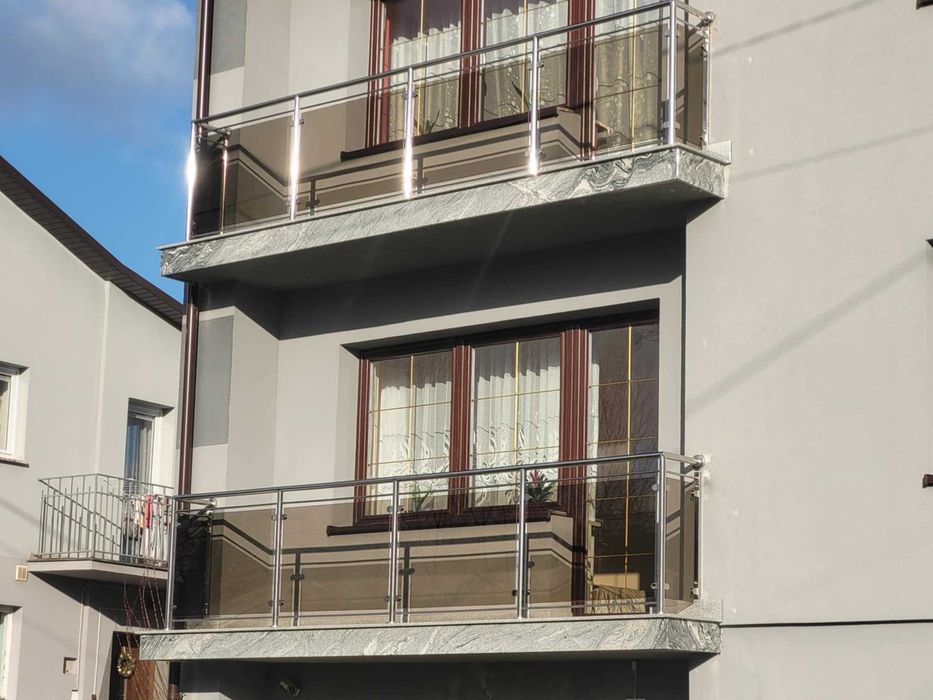 Balustrady nierdzewne ,malowane proszkowo