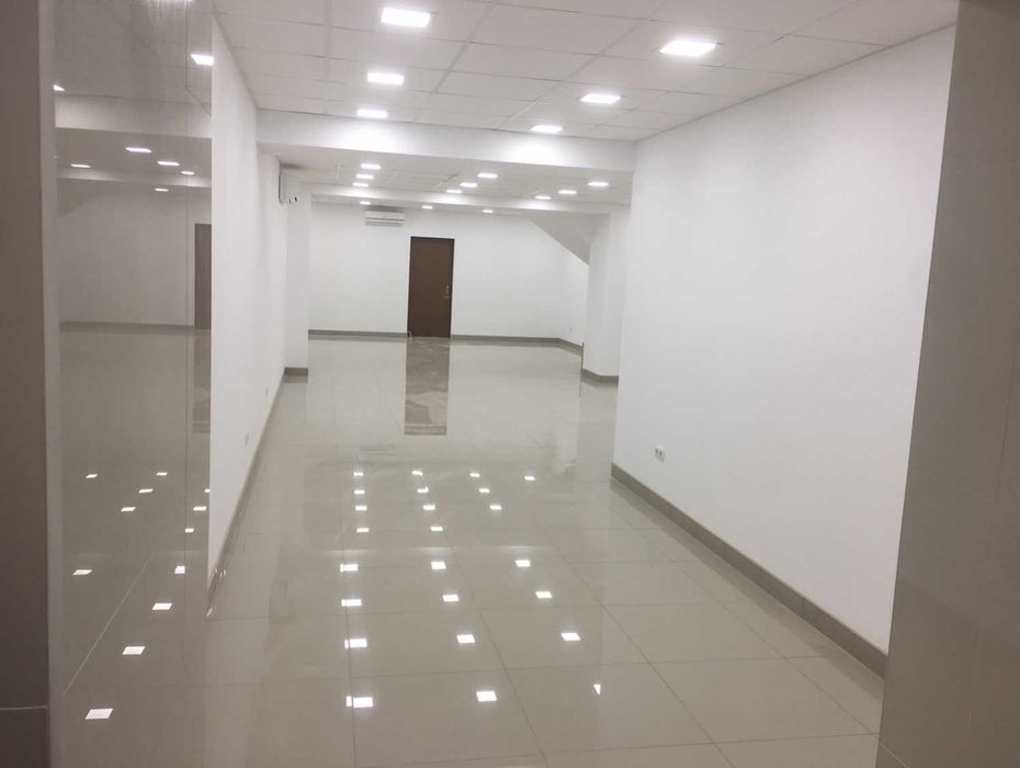 Центр Соборна/Велика Морська 100 кв.м. фасад ремонт ціна 150 тис. у.о.