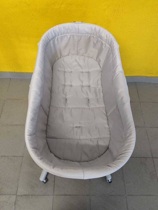 Chicco Baby Hug 4 em 1 como novo (com colchão e kit refeição)