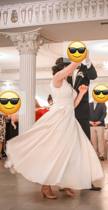 Sprzedam śmietankową suknię ślubną w stylu lat 50.
