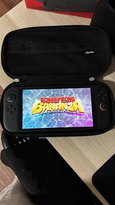 Nintendo Switch 2 + Donkey kong Bananza + Case