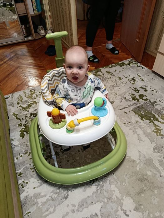 Ходунки CARRELLO Eterno зелёные карелло