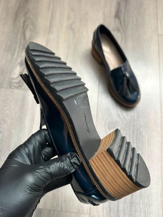 Clarks Somerset mokasyny damskie r 37 granatowe lakierowane