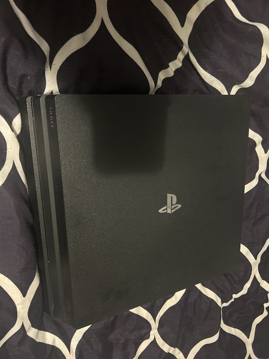 Konsola Ps 4 pro 1tb