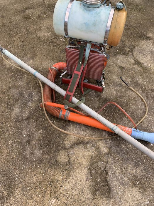 Pulverizador motor. A gasoluna