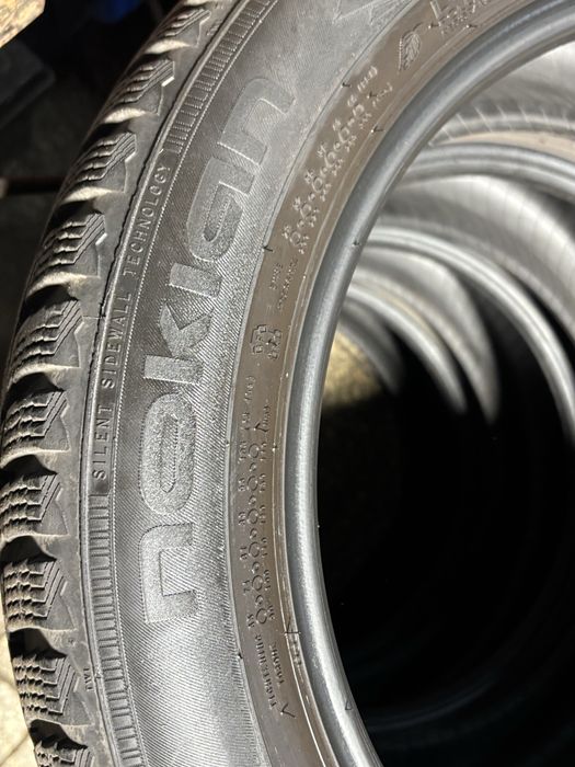 Komplet opon zimowych 215/55 R17 Nokian