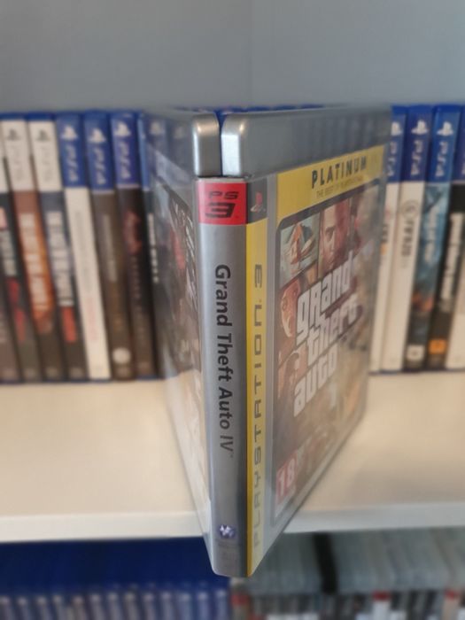 Caixa Grand Theft Auto IV PS3