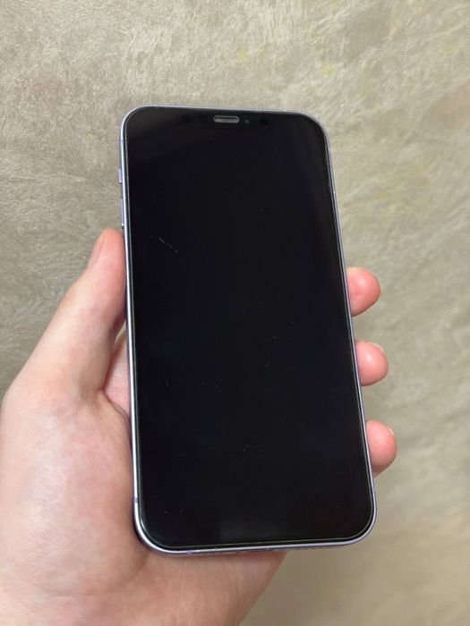 Продам iphone 12.