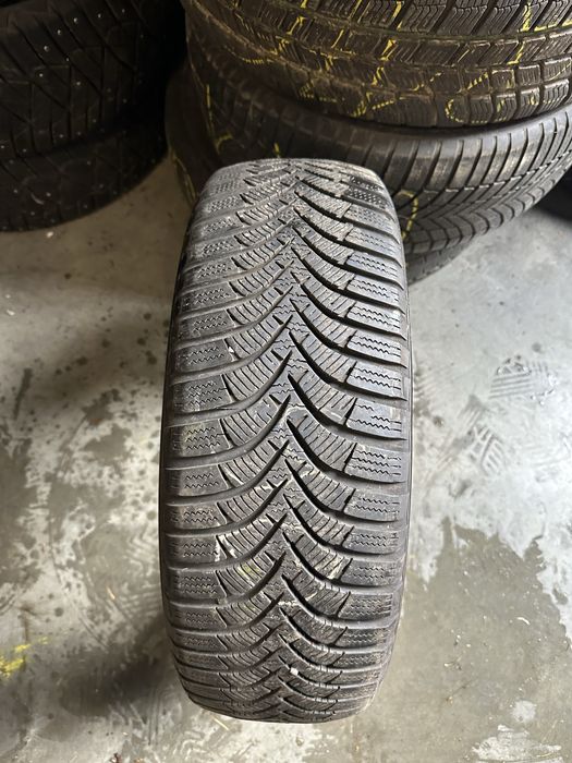 Opona zimowa 185/60R15 Hankook Winter I*cept RS2 pojedynka 6mm 2019