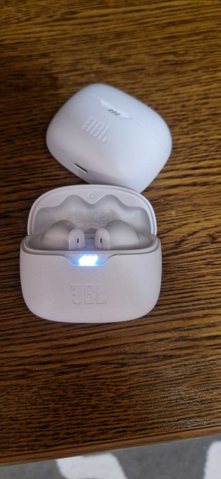 Słuchawki JBL Tune Beam Białe  czarne Bezprzewodowe